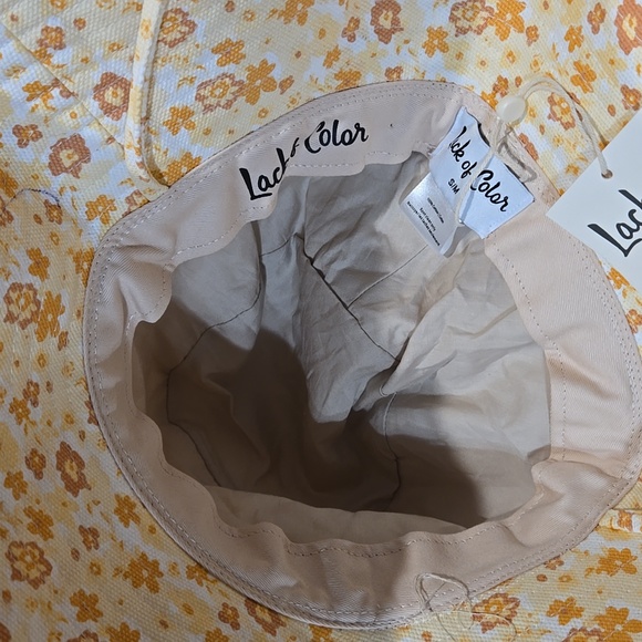 NWT LACK OF COLOR FLORAL BUCKET HAT.   #6571